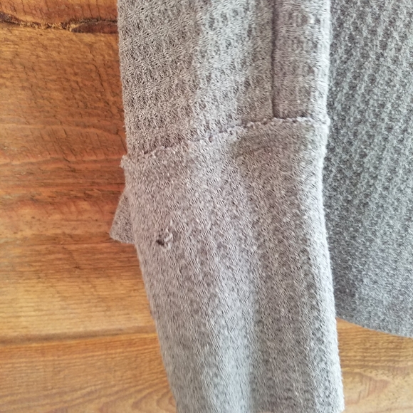 Wishlist Gray Subtle Waffle Pattern Women's Long Sleeve Sweater Blouse - Picture 4 of 6